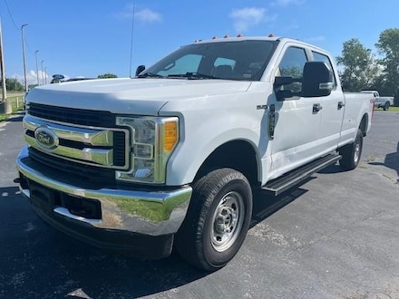 2017 Ford Super Duty F-350 SRW XL Truck