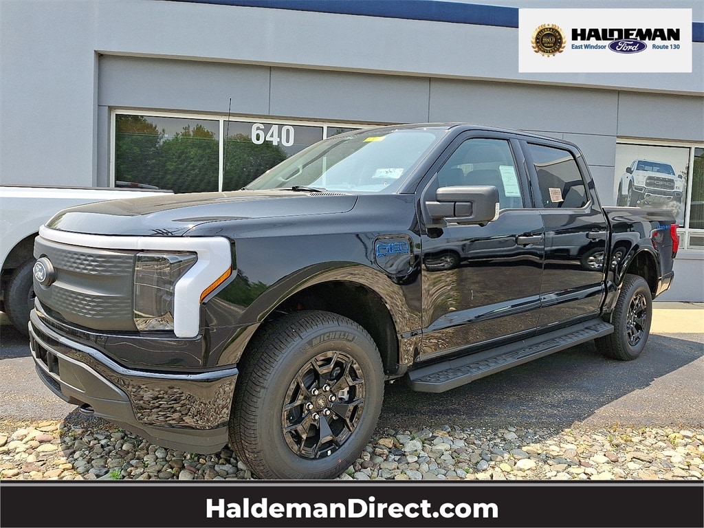 2025 Ford F-150 Lightning XLT's photo