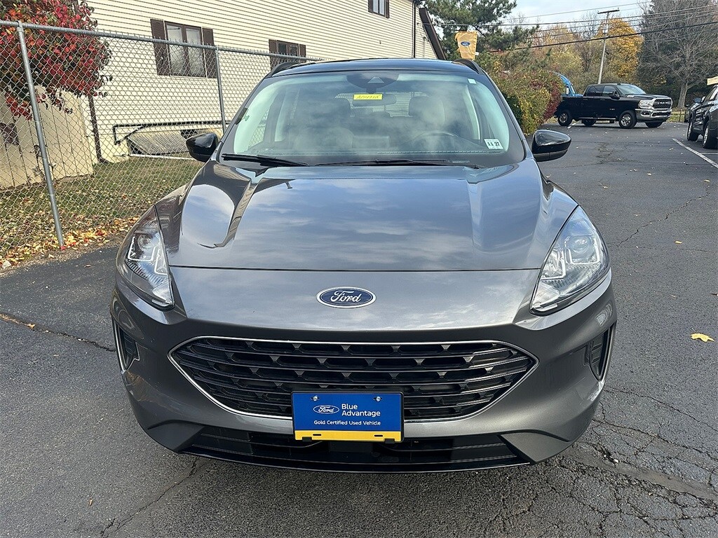 2022 Ford Escape SE photo 2