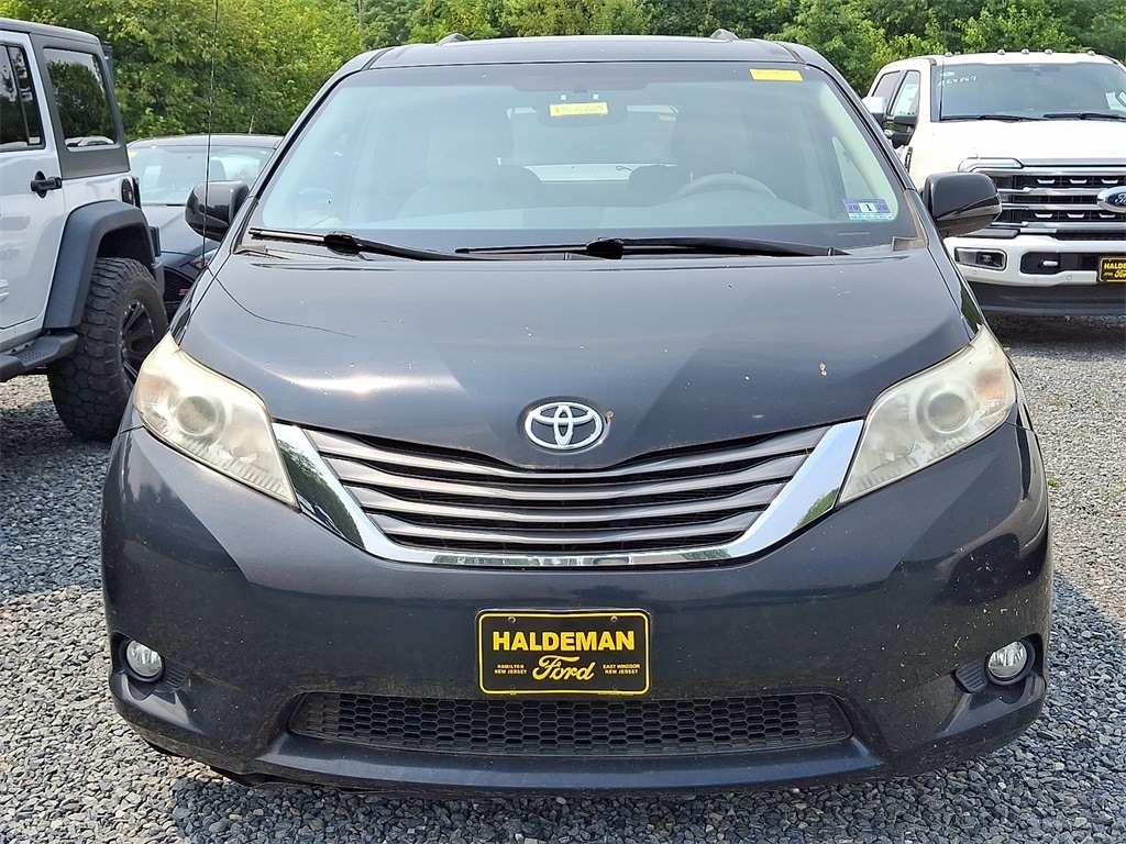Used 2013 Toyota Sienna XLE with VIN 5TDYK3DC4DS326017 for sale in East Windsor, NJ