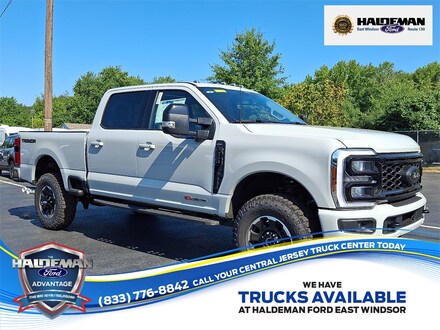 2025 Ford F-250 Lariat Truck Crew Cab