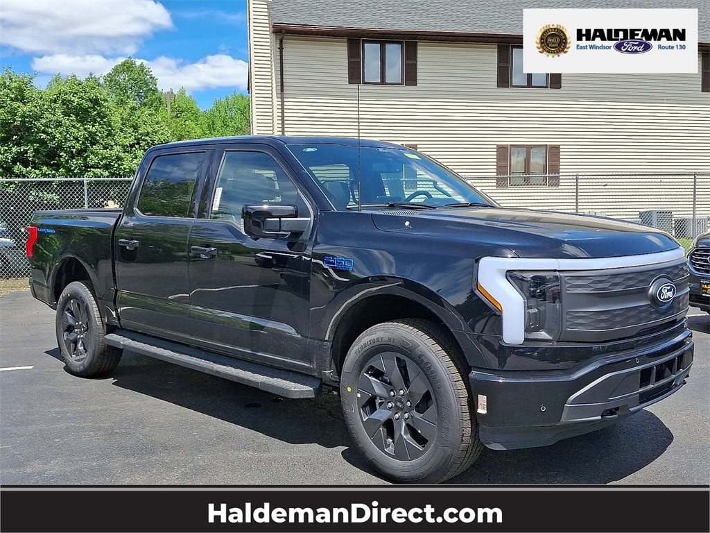 2025 Ford F-150 Lightning Lariat's photo