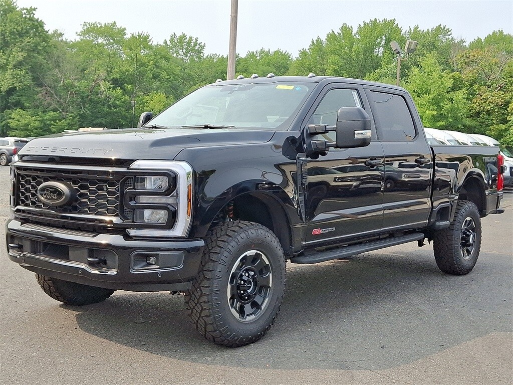 2025 Ford F-250 Lariat photo 2