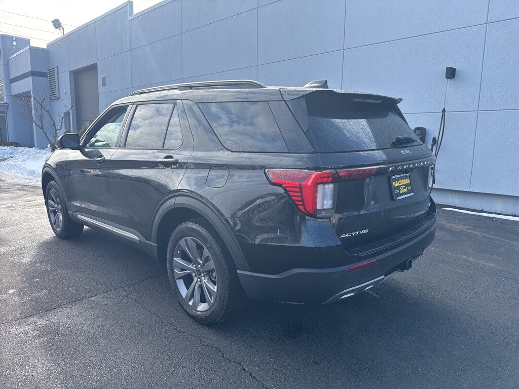 Used 2025 Ford Explorer Active SUV