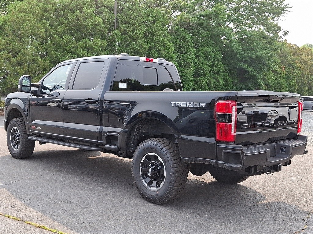2025 Ford F-250 Lariat photo 3