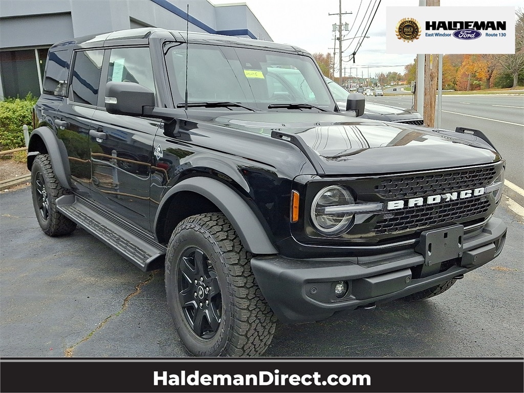2025 Ford Bronco 4-Door Outer Banks's photo