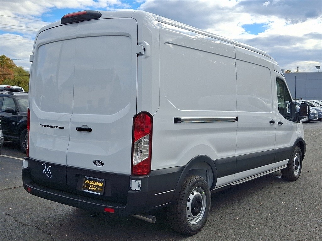 2026 Ford Transit photo 4