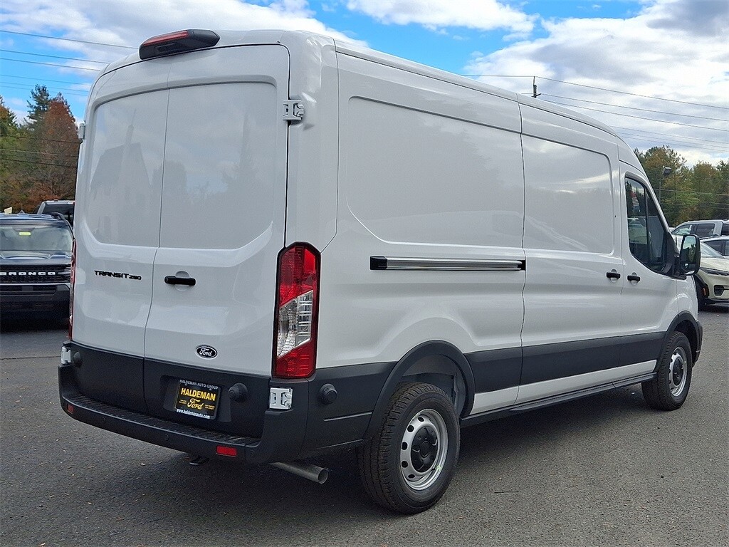 2026 Ford Transit photo 4