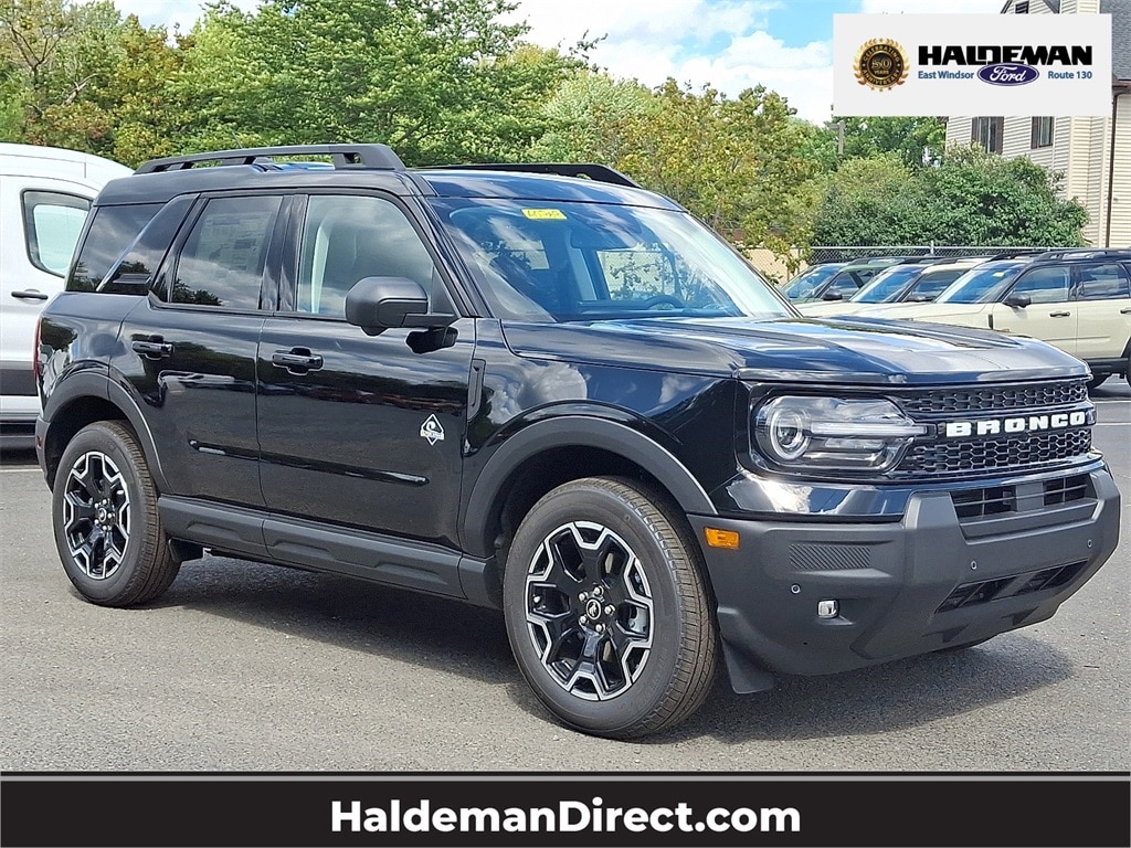 2025 Ford Bronco Sport Outer Banks's photo