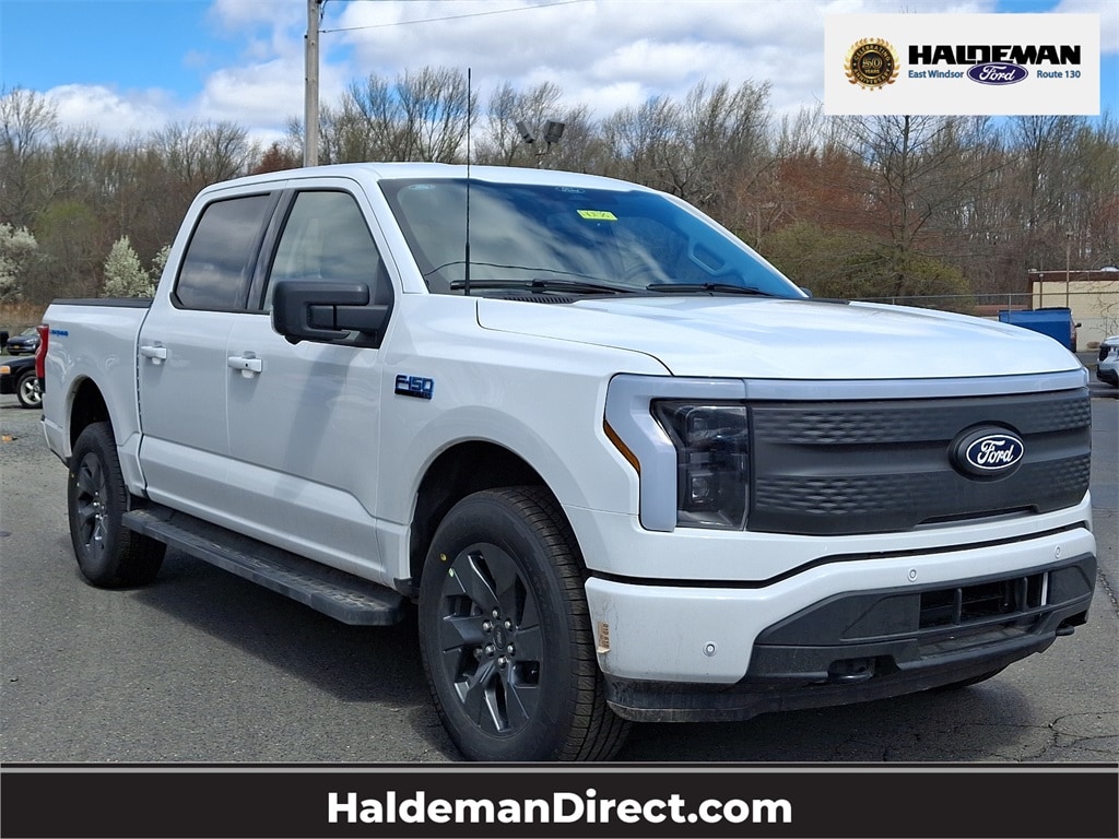2025 Ford F-150 Lightning Flash's photo