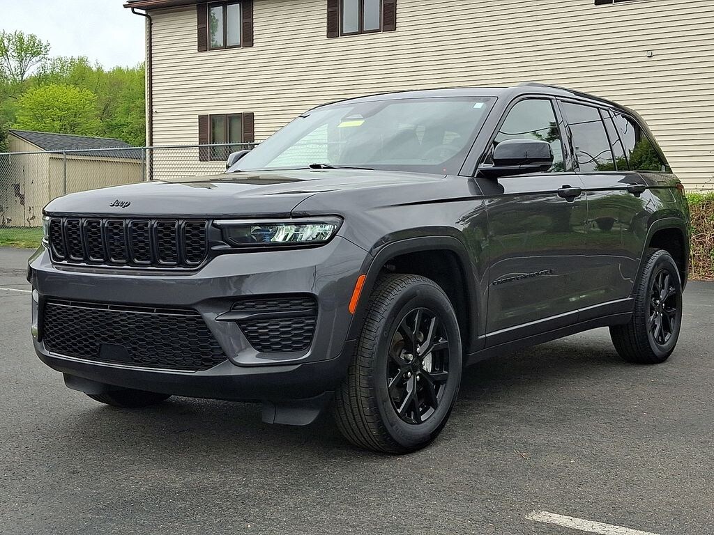 Certified 2025 Jeep Grand Cherokee Altitude X SUV