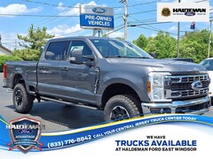 2025 Ford F-350 XLT Truck Crew Cab