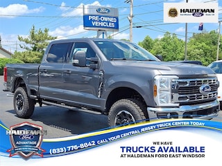 2025 Ford F-350 XLT Truck Crew Cab