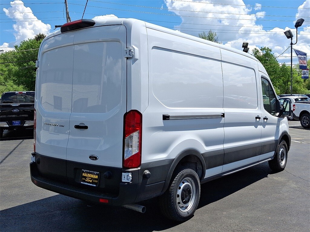 2025 Ford Transit photo 4