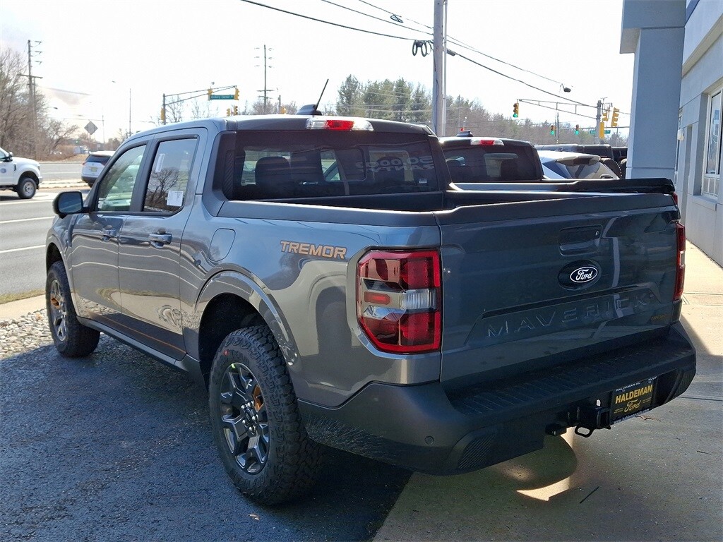 2025 Ford Maverick Lariat photo 3