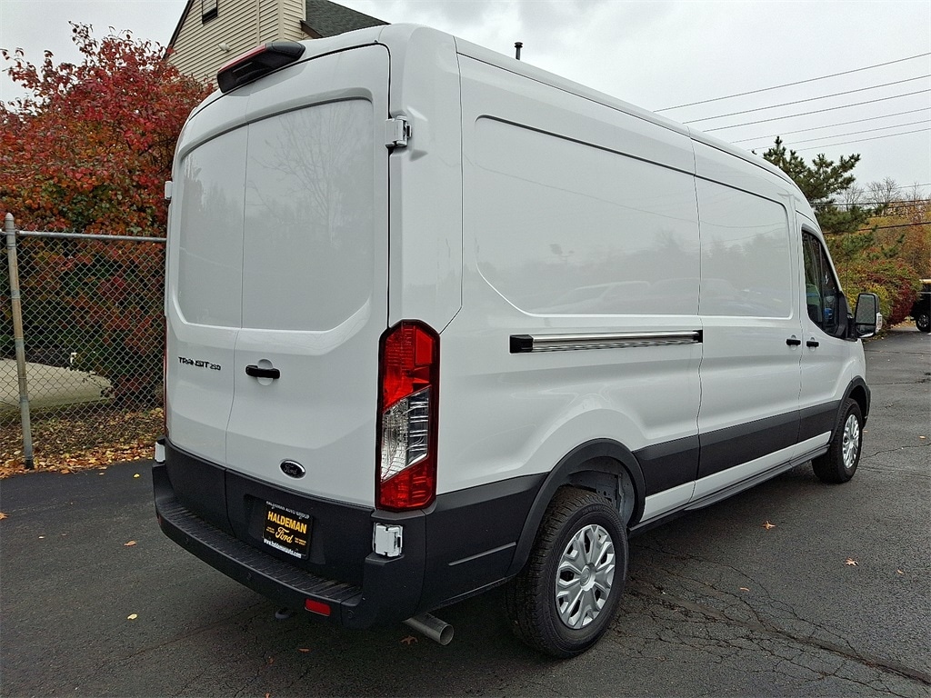 2025 Ford Transit photo 4