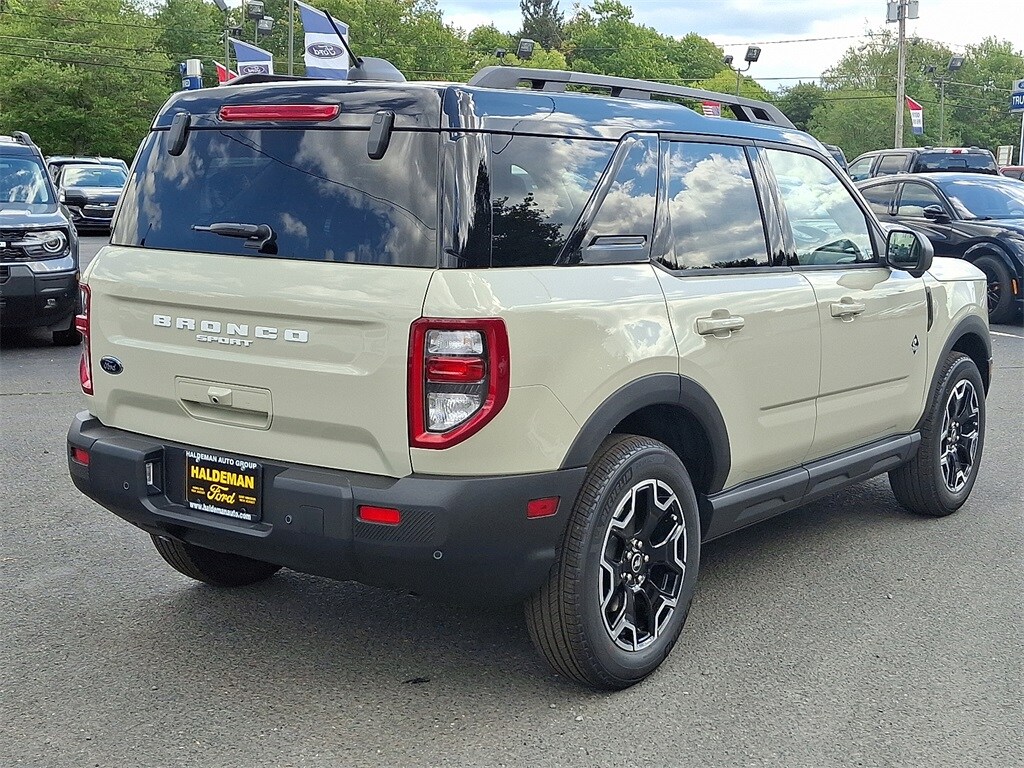 2025 Ford Bronco Sport Outer Banks photo 4