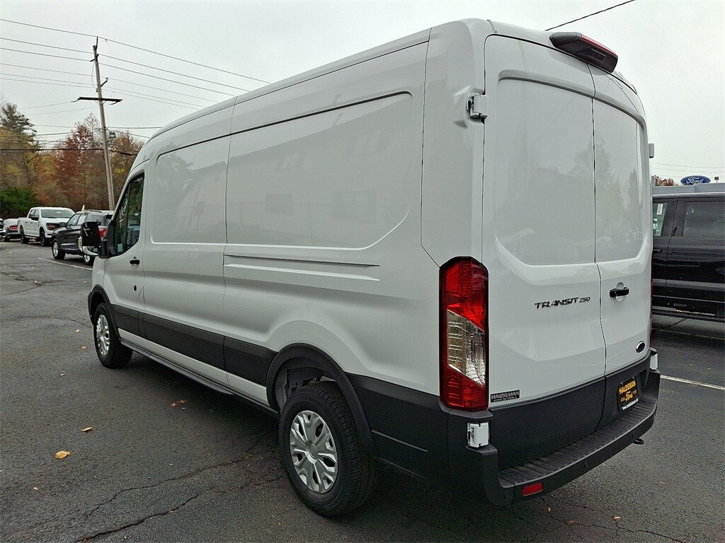 2025 Ford Transit photo 3