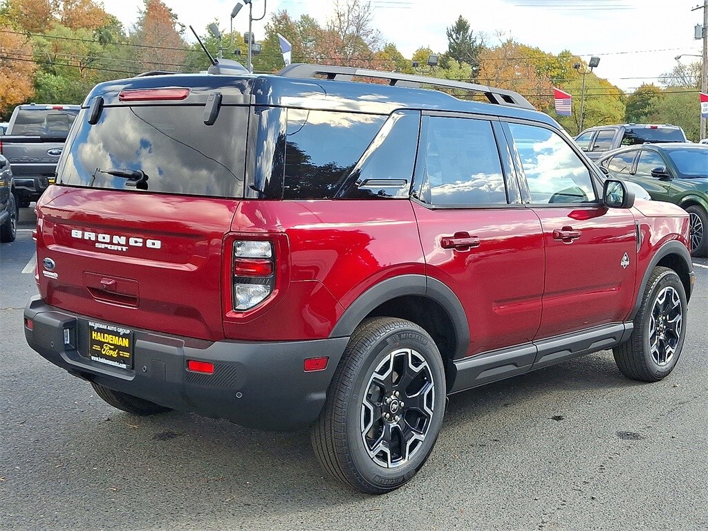 2025 Ford Bronco Sport Outer Banks photo 4