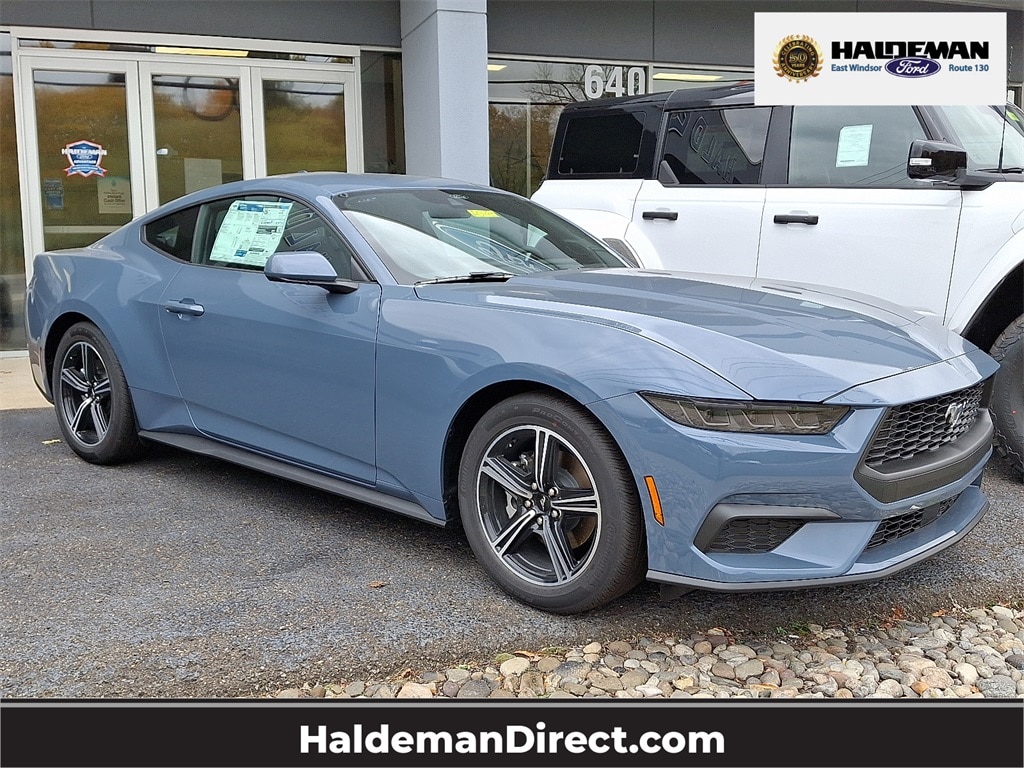 2025 Ford Mustang Coupe 