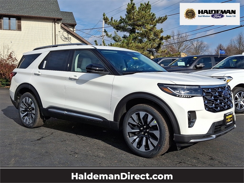 2026 Ford Explorer Platinum's photo