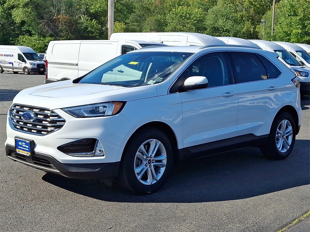 2020 Ford Edge SEL photo 2