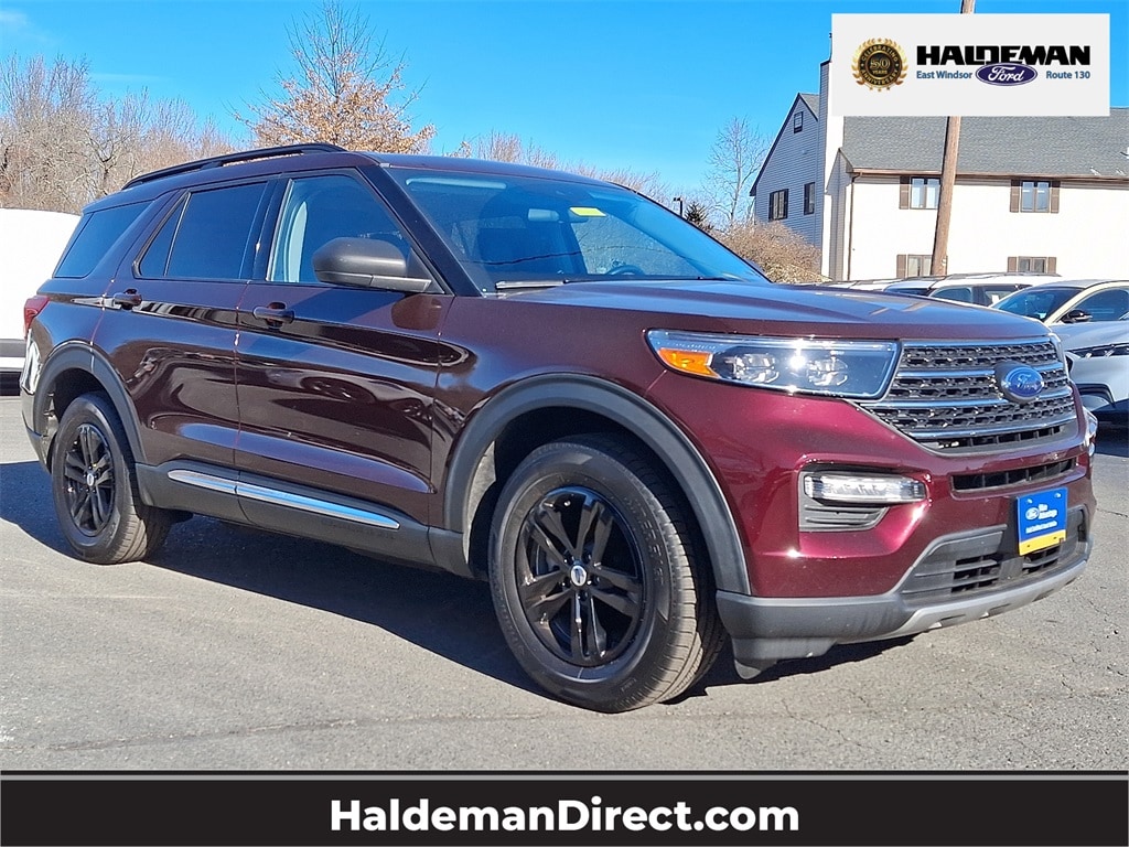 2022 Ford Explorer XLT's photo