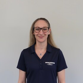 Staff member Debbie Soto from ID_8748e85b09fc