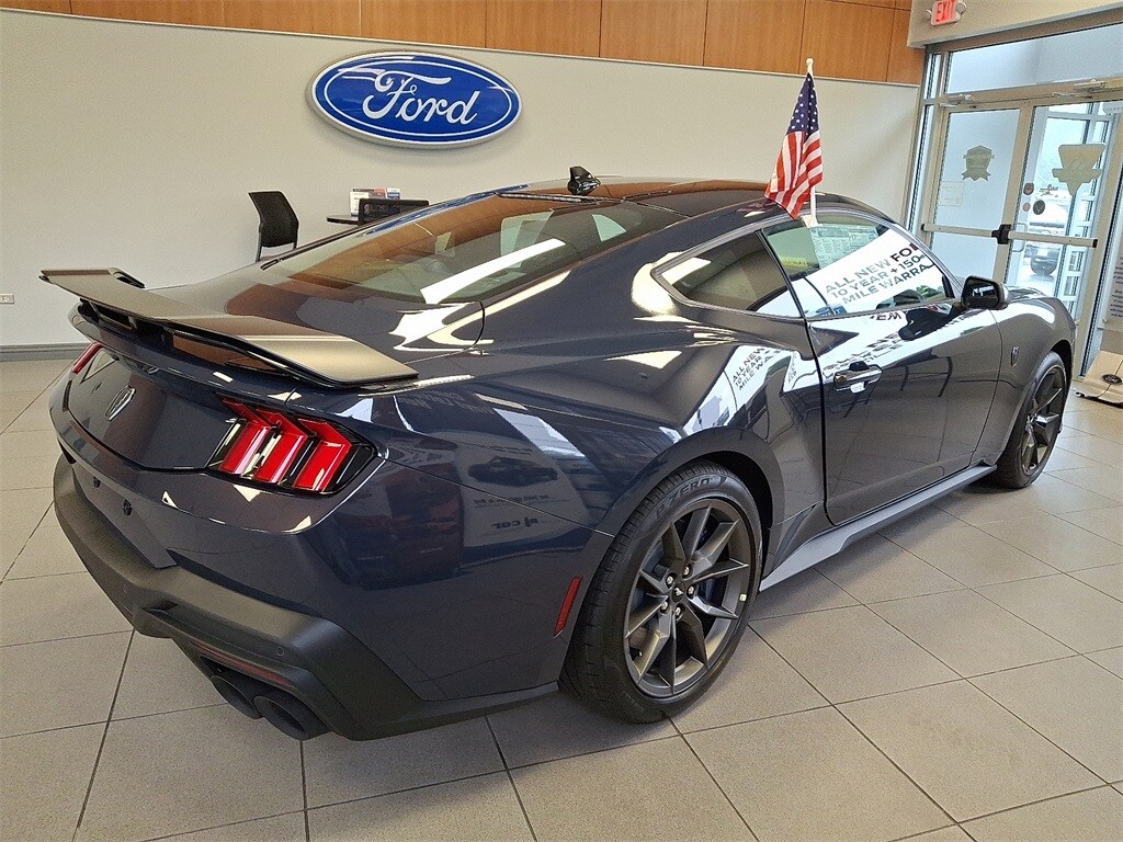 2025 Ford Mustang Dark Horse Deluxe photo 4