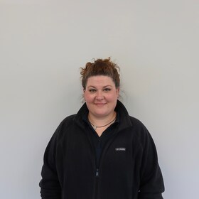 Staff member Heather Cranmer from ID_8748e85b09fc
