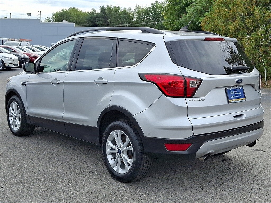 2019 Ford Escape SEL photo 3