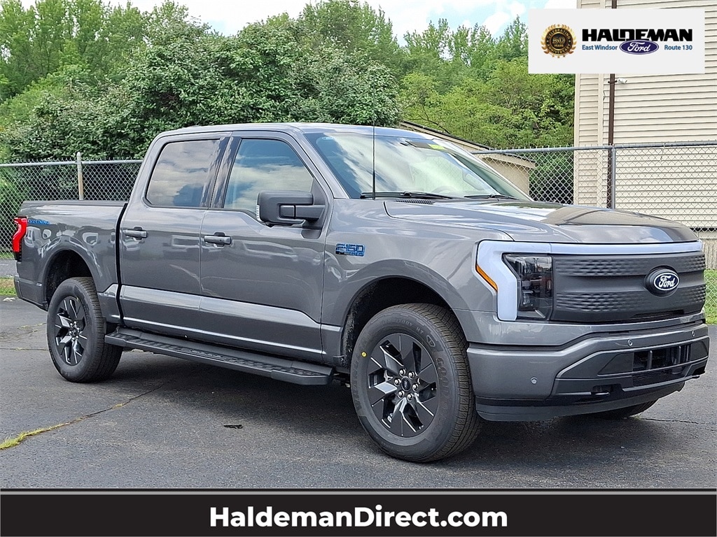 2025 Ford F-150 Lightning Truck SuperCrew Cab 