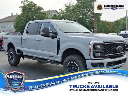 2025 Ford F-250 Lariat Truck Crew Cab