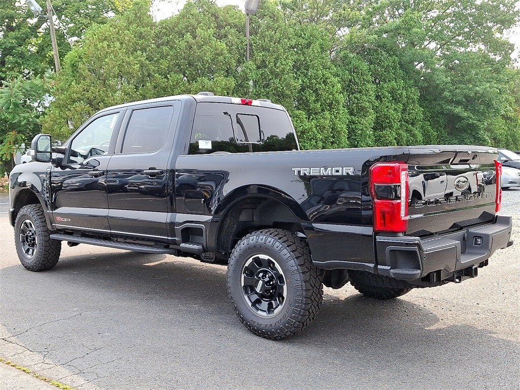 2025 Ford F-250 Lariat photo 3