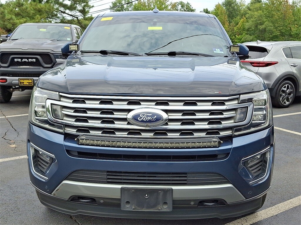 2019 Ford Expedition MAX Limited photo 2