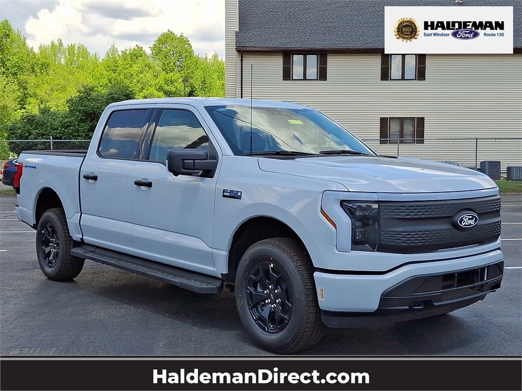 2025 Ford F-150 Lightning XLT's photo
