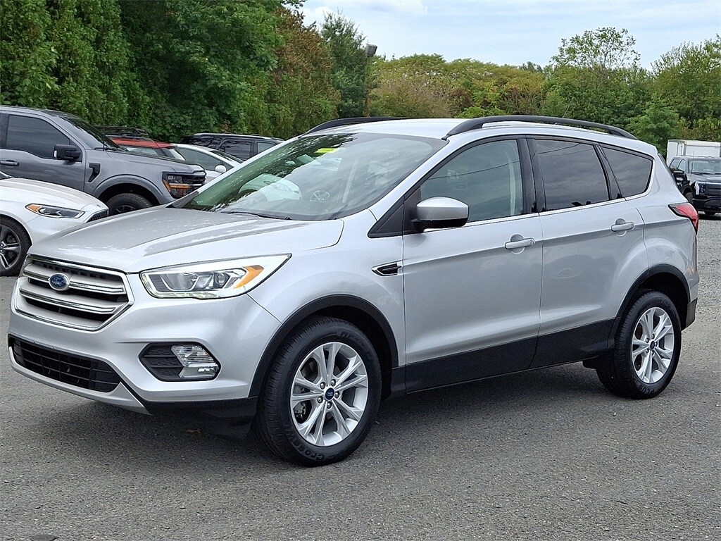 2019 Ford Escape SEL photo 2