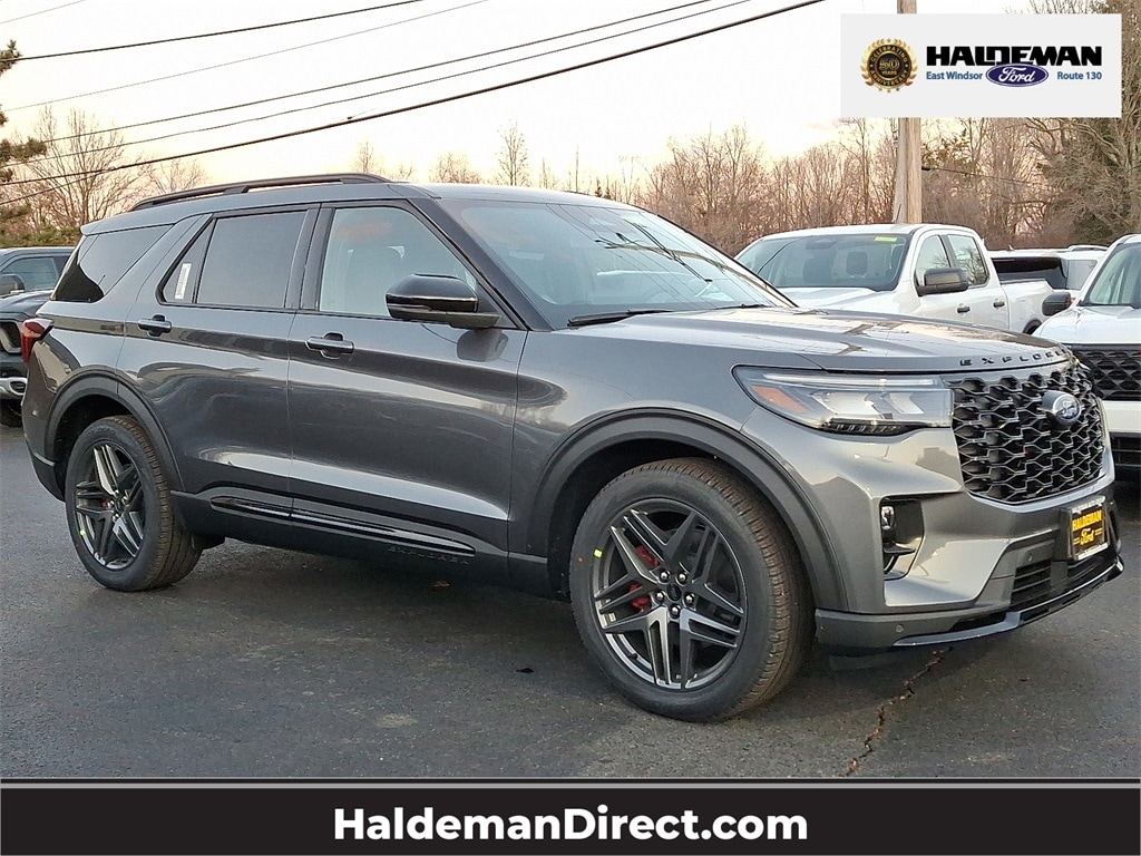 2026 Ford Explorer ST's photo