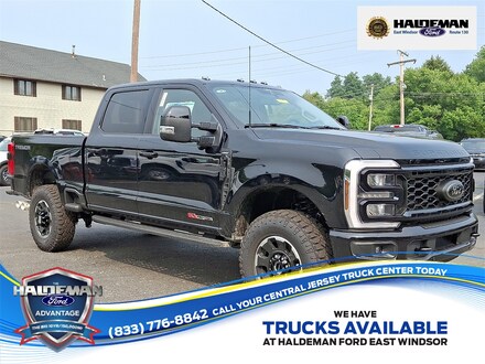 2025 Ford F-250 Lariat Truck Crew Cab