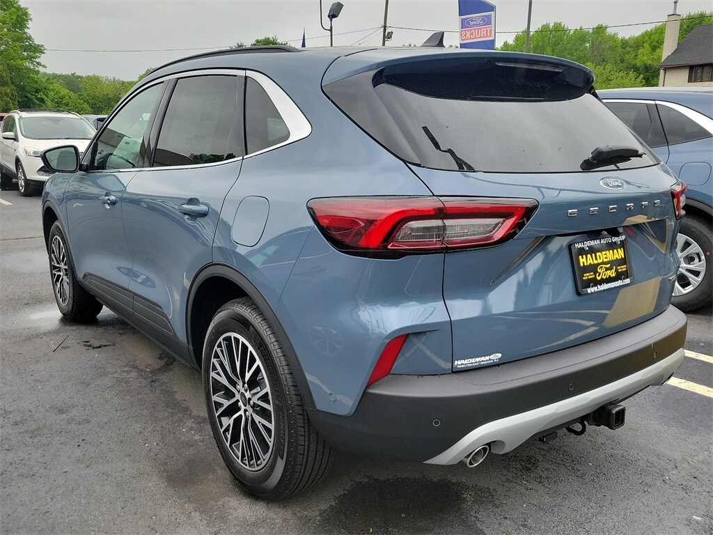 2024 Ford Escape Base photo 3