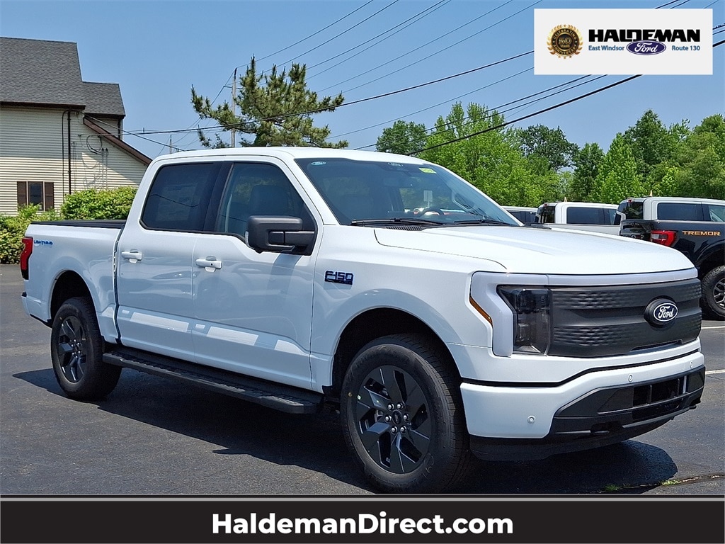 2025 Ford F-150 Lightning Flash's photo