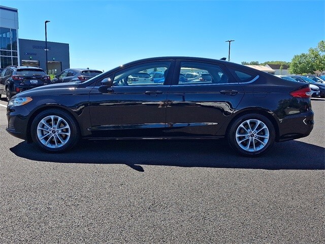 2020 Ford Fusion SE photo 4