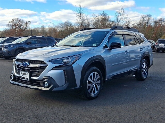 2025 Subaru Outback Premium photo 2