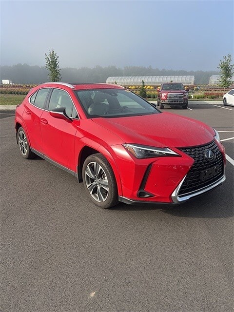 2023 Lexus UX 250h Premium photo 3