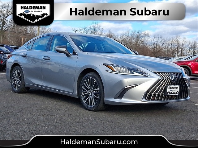 2023 Lexus ES 350's photo