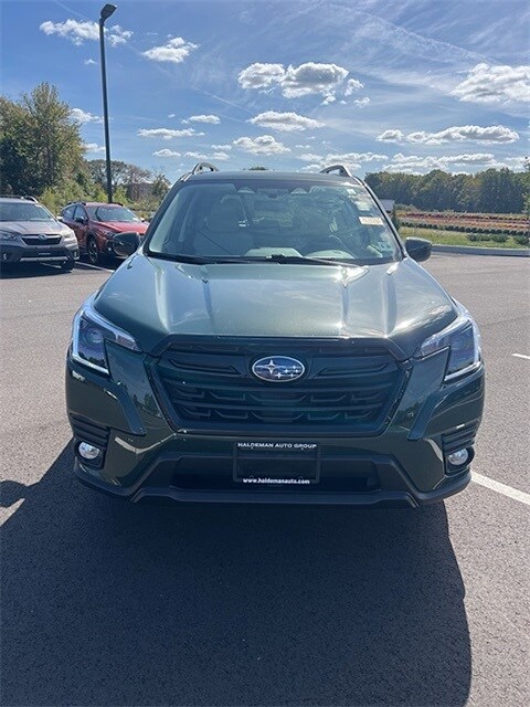 2023 Subaru Forester Premium Base photo 2