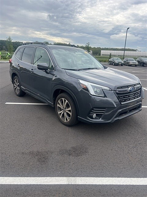 2022 Subaru Forester Limited photo 2