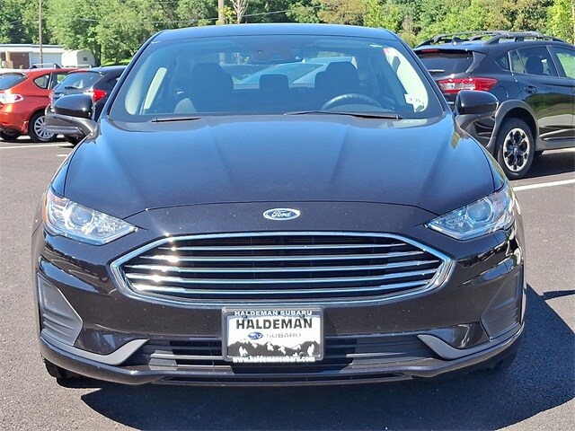 2020 Ford Fusion SE photo 2