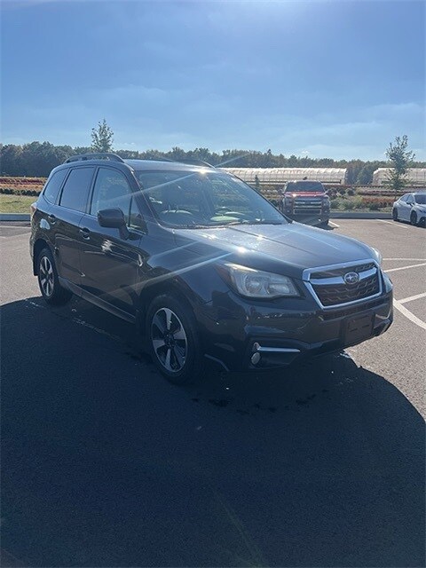 2017 Subaru Forester 2.5i Limited photo 2