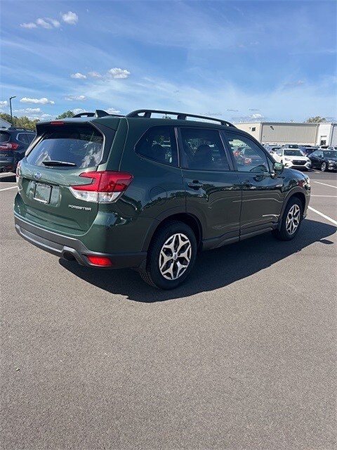 2023 Subaru Forester Premium Base photo 4